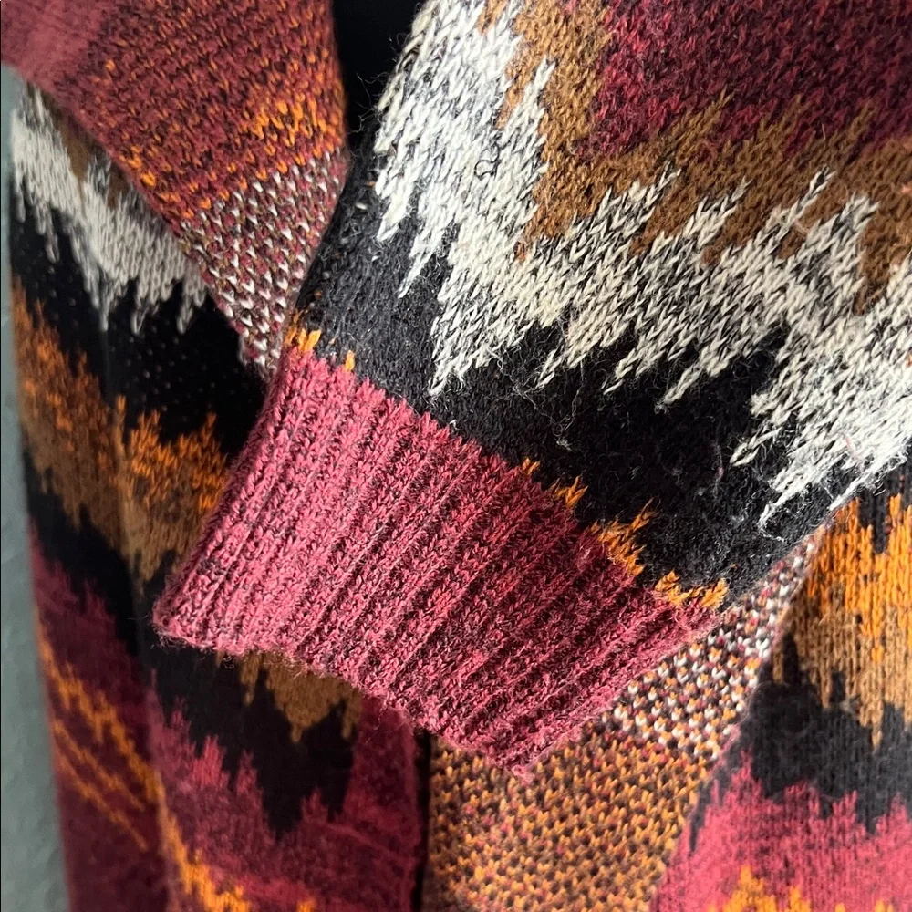 Absolutely Famous Burgundy and Black Zigzag Duster/Cardigan - Picture 5 of 7